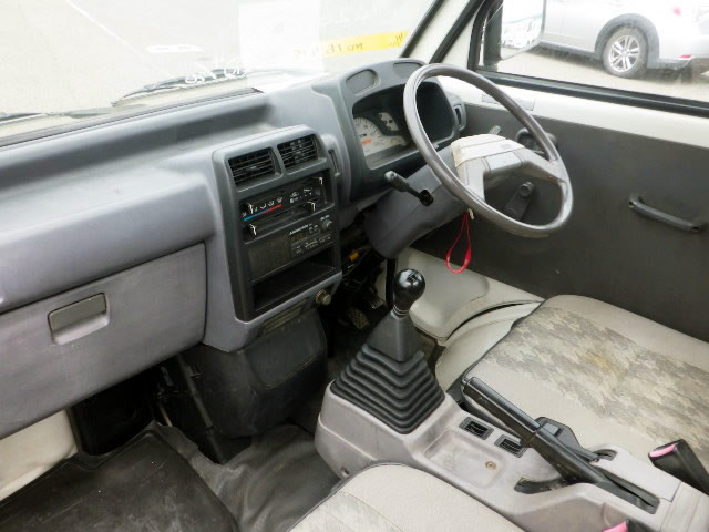 1996 Mitsubishi Minicab Truck U42T (UW-69eae22699306)[9]