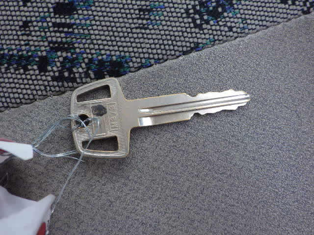 1998 Mitsubishi Minicab Truck U42T (UW-69f076fc888e5)[16]