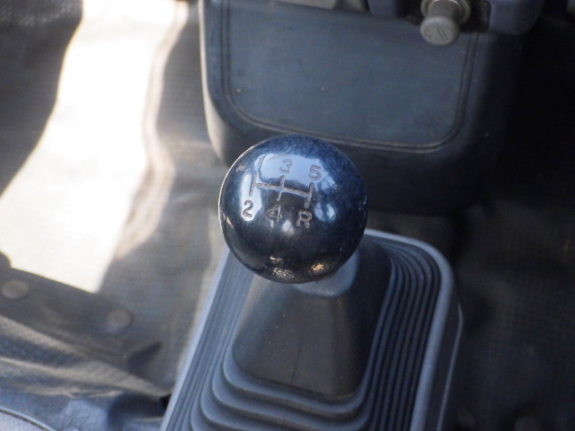 1998 Mitsubishi Minicab Truck U42T (UW-69f076fc888e5)[14]