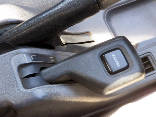 1998 Mitsubishi Minicab Truck U42T (UW-69f076fc888e5)[15]