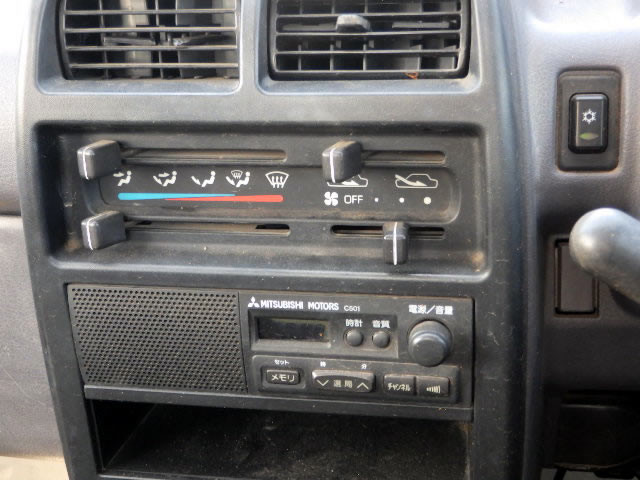 1998 Mitsubishi Minicab Truck U42T (UW-69f076fc888e5)[12]