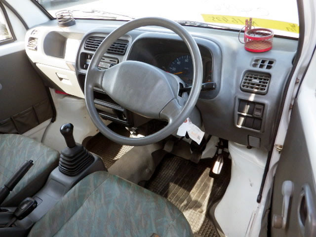 2001 Suzuki Carry Truck DB52T (UW-69f089f1ec7ce)[12]