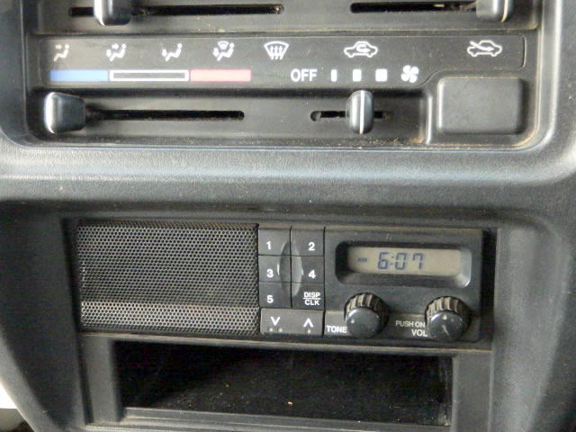 2001 Suzuki Carry Truck DB52T (UW-69f089f1ec7ce)[13]