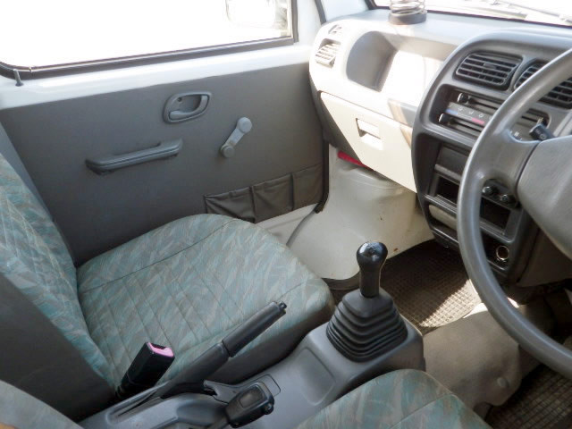 2001 Suzuki Carry Truck DB52T (UW-69f089f1ec7ce)[10]