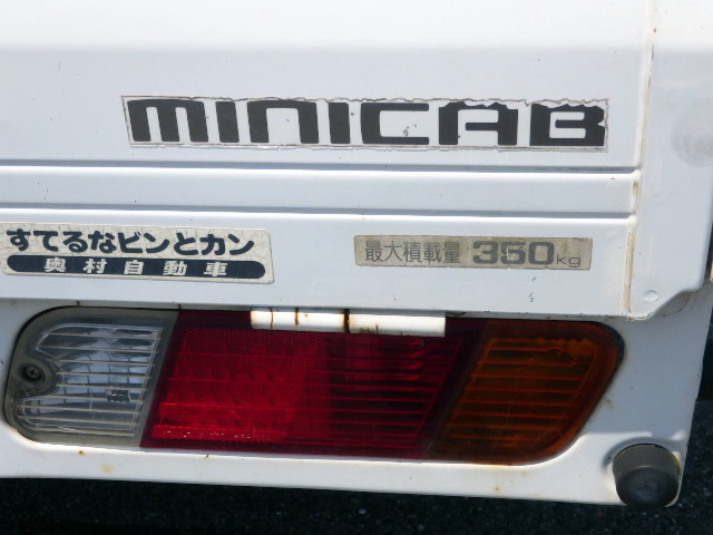 2000 Mitsubishi Minicab Truck U62T (UW-69fdbc4c31d15)[32]