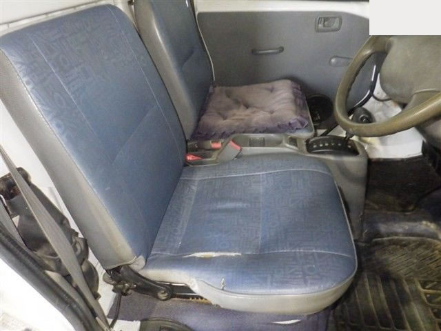 2000 Mitsubishi Minicab Truck U62T (UW-69eb28abc9790)[3]