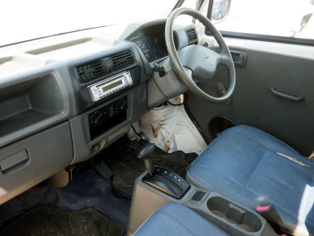 2000 Mitsubishi Minicab Truck U62T (UW-69fdbc4c31d15)[9]