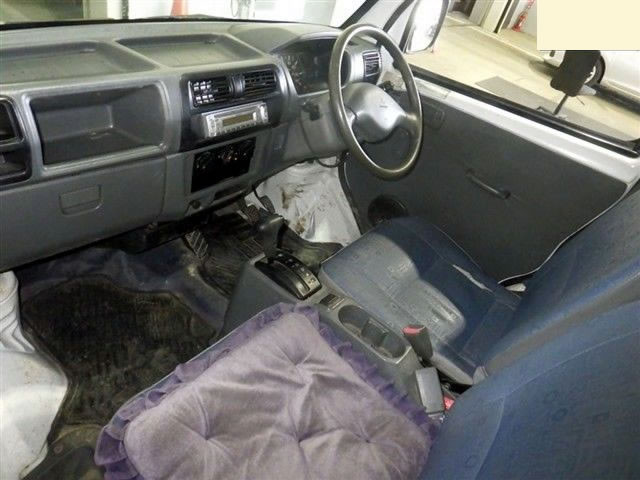 2000 Mitsubishi Minicab Truck U62T (UW-69eb28abc9790)[2]