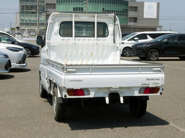 2000 Mitsubishi Minicab Truck U62T (UW-69fdbc4c31d15)[1]