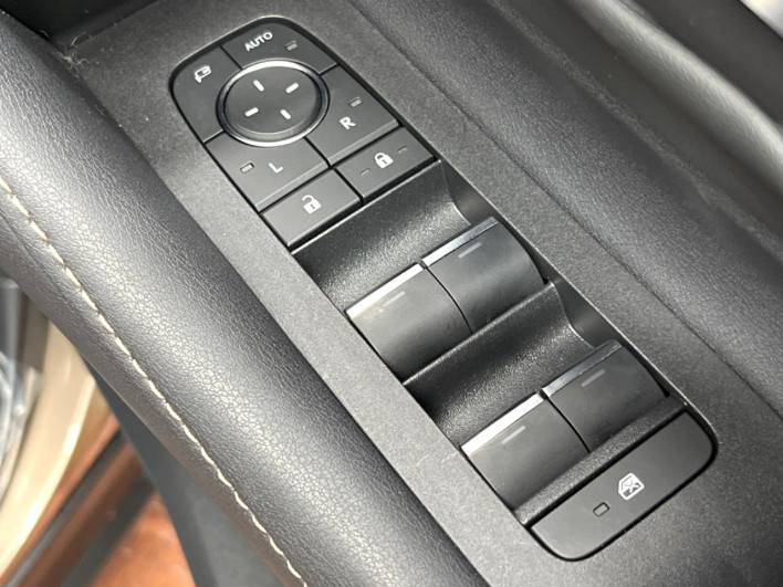 2025 Toyota Alphard Hybrid 6AA-AAHH40W (UW-69ef57bbc1c26)[27]