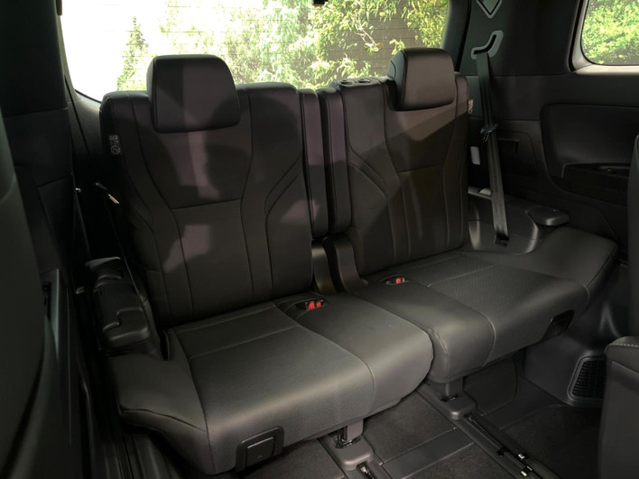 2025 Toyota Alphard Hybrid 6AA-AAHH40W (UW-69ef57bbc1c26)[12]