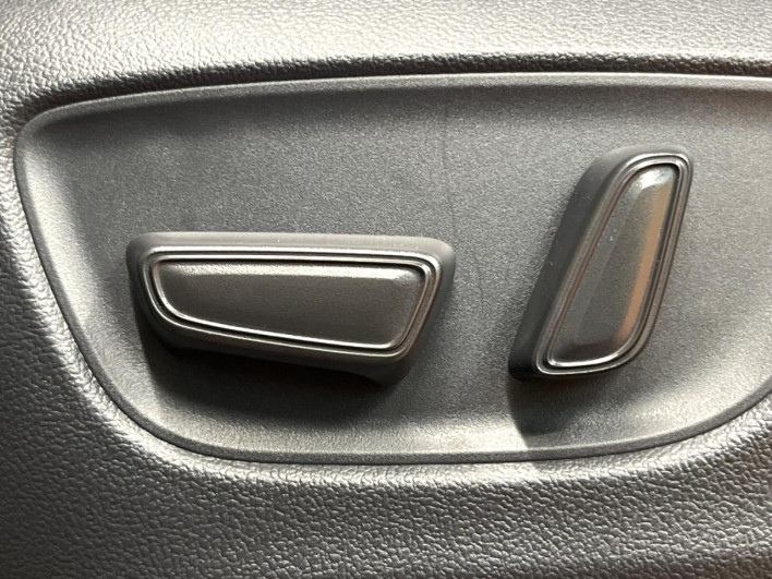 2025 Toyota Alphard Hybrid 6AA-AAHH40W (UW-69ef57bbc1c26)[16]