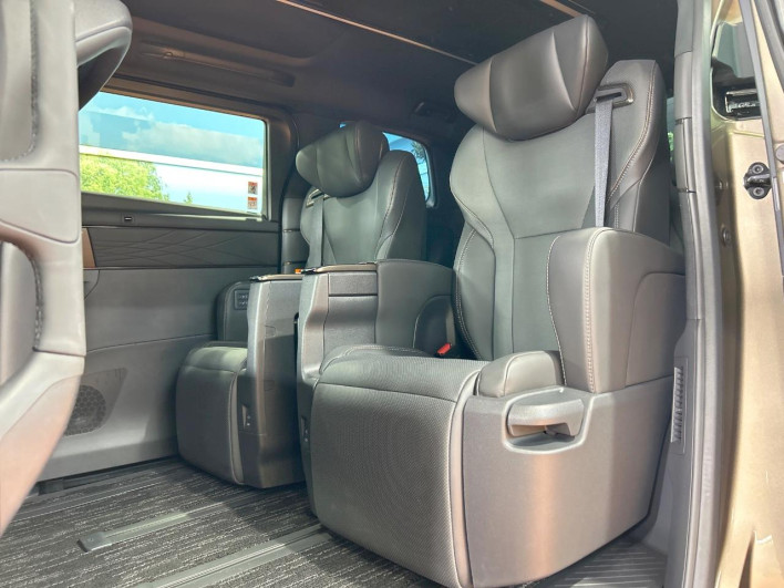 2025 Toyota Alphard Hybrid 6AA-AAHH40W (UW-69ef57bd40d17)[26]