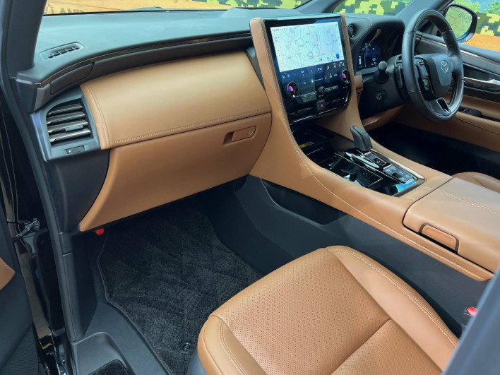 2023 Toyota Vellfire Hybrid 6AA-AAHH45W (UW-69ef57bdb6536)[13]