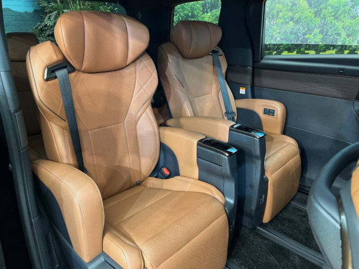 2023 Toyota Vellfire Hybrid 6AA-AAHH45W (UW-69ef57bdb6536)[18]