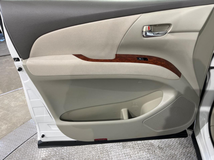 2012 Toyota Estima DBA-ACR55W (UW-69ef57c0610f3)[27]