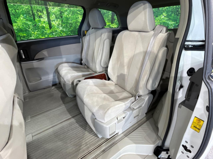 2012 Toyota Estima DBA-ACR55W (UW-69ef57c0610f3)[29]