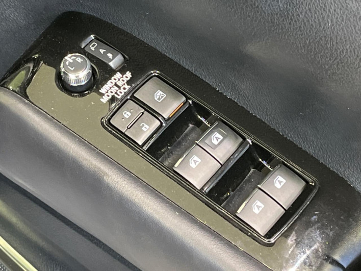 2018 Toyota Alphard DBA-AGH30W (UW-69ef57c1dd82d)[28]