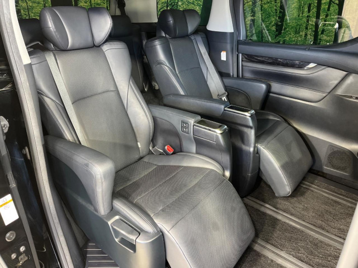 2018 Toyota Alphard DBA-AGH30W (UW-69ef57c1dd82d)[24]