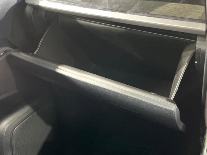 2019 Toyota Alphard DBA-AGH30W (UW-69ef57c3b2f2e)[29]