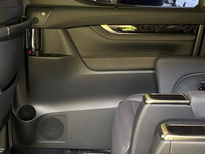 2022 Toyota Alphard 3BA-AGH30W (UW-69ef57c5bfbf7)[21]