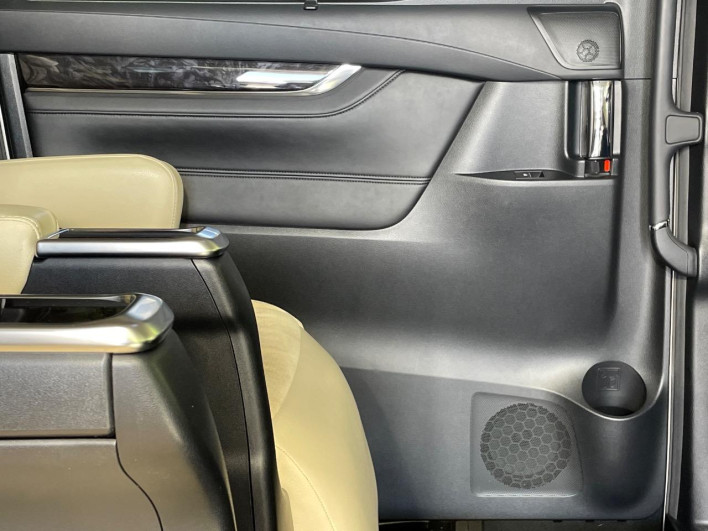 2019 Toyota Vellfire DBA-AGH35W (UW-69ef57c7a5ce4)[25]