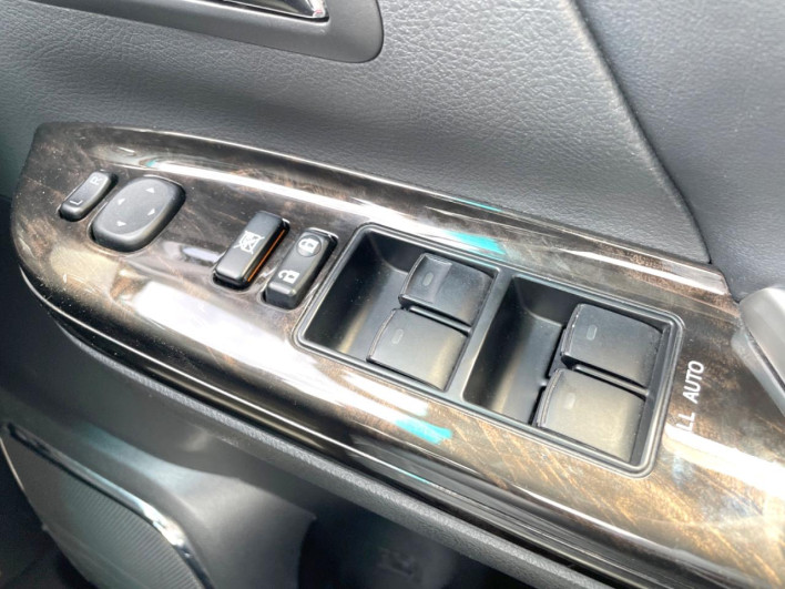 2014 Toyota Vellfire DBA-ANH20W (UW-69ef57cbcec4d)[16]