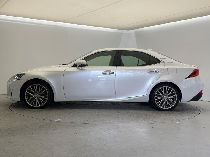 2018 Lexus IS DBA-ASE30 (UW-69ef57cc6be1f)[27]