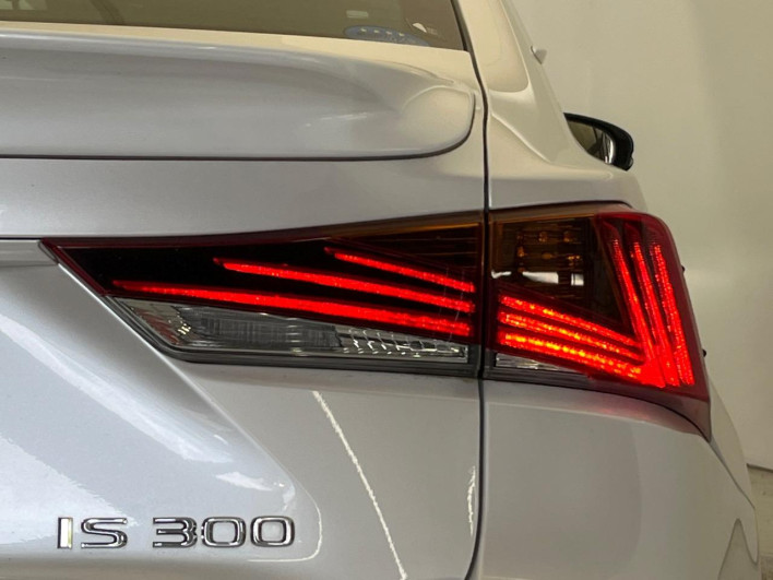 2018 Lexus IS DBA-ASE30 (UW-69ef57cc6be1f)[18]