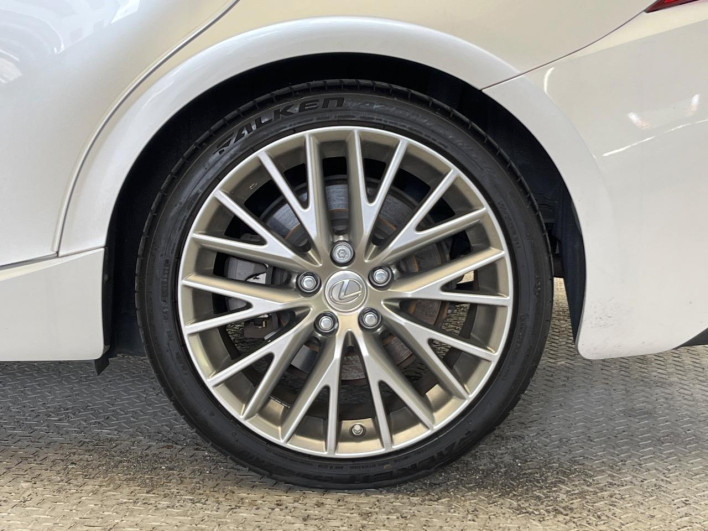 2018 Lexus IS DBA-ASE30 (UW-69ef57cc6be1f)[28]