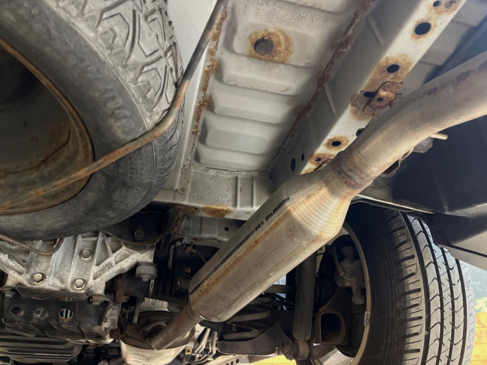 2013 Toyota Alphard Hybrid DAA-ATH20W (UW-69ef57cd6a5e5)[28]