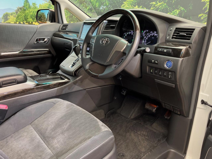 2013 Toyota Alphard Hybrid DAA-ATH20W (UW-69ef57cd6a5e5)[19]