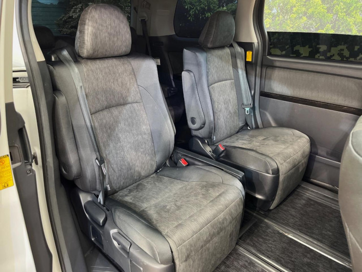 2013 Toyota Alphard Hybrid DAA-ATH20W (UW-69ef57cd6a5e5)[16]