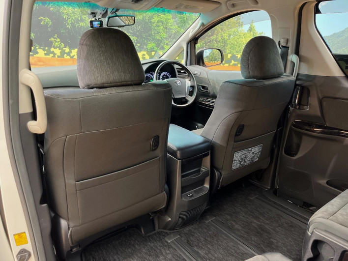 2013 Toyota Alphard Hybrid DAA-ATH20W (UW-69ef57cd6a5e5)[14]