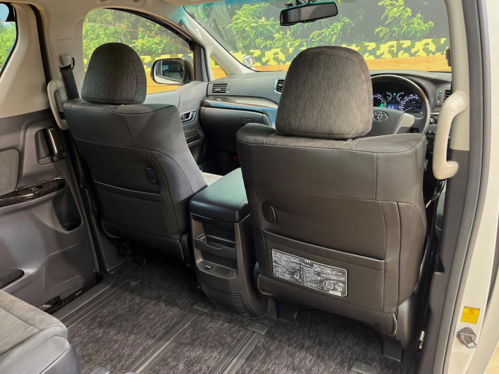 2013 Toyota Alphard Hybrid DAA-ATH20W (UW-69ef57cd6a5e5)[18]
