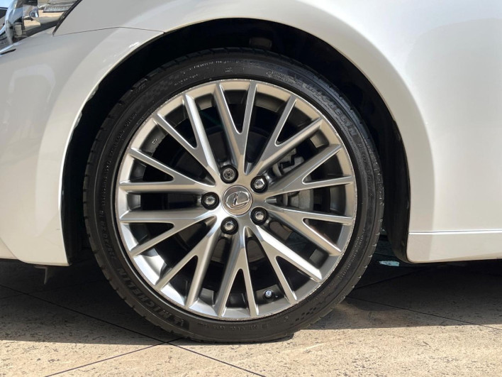2013 Lexus IS DAA-AVE30 (UW-69ef57cd8cb22)[17]