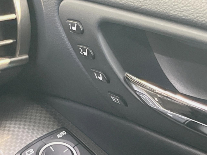 2013 Lexus IS DAA-AVE30 (UW-69ef57cdb29df)[28]