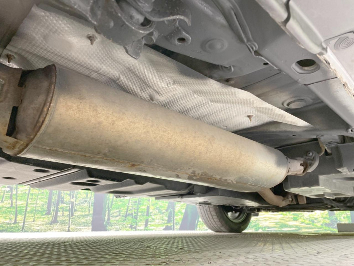 2014 Toyota Harrier Hybrid DAA-AVU65W (UW-69ef57ce2be08)[29]