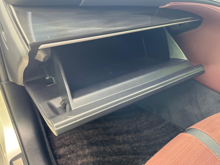 2013 Toyota Crown Hybrid DAA-AWS210 (UW-69ef57cfc9b44)[10]