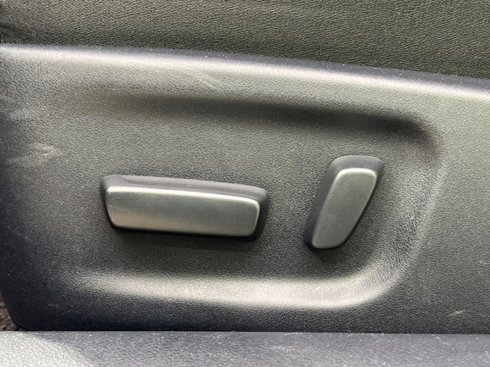 2013 Toyota Crown Hybrid DAA-AWS210 (UW-69ef57cfc9b44)[11]