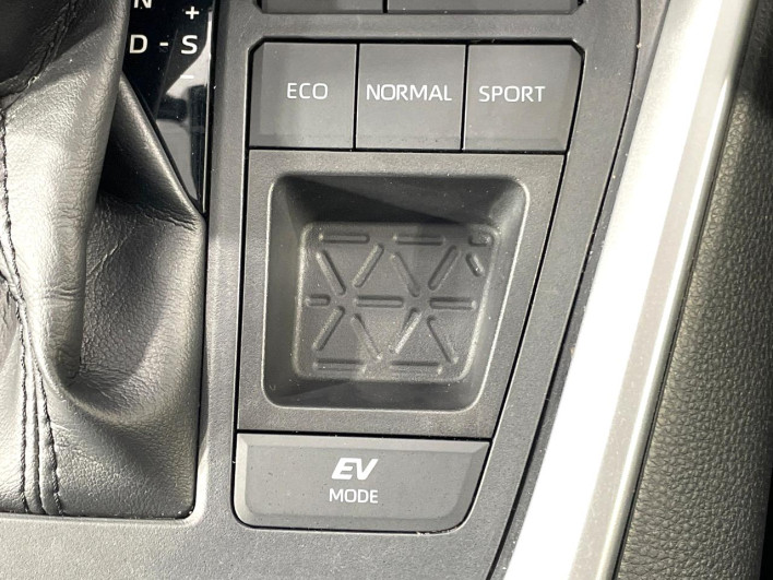 2020 Toyota RAV4 6AA-AXAH52 (UW-69ef57d25c6d7)[21]