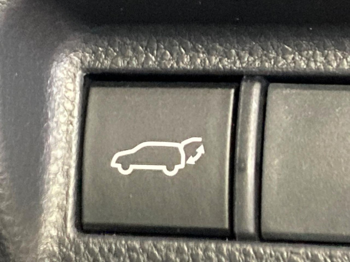 2023 Toyota Harrier Hybrid 6AA-AXUH80 (UW-69ef57d5bab5e)[16]