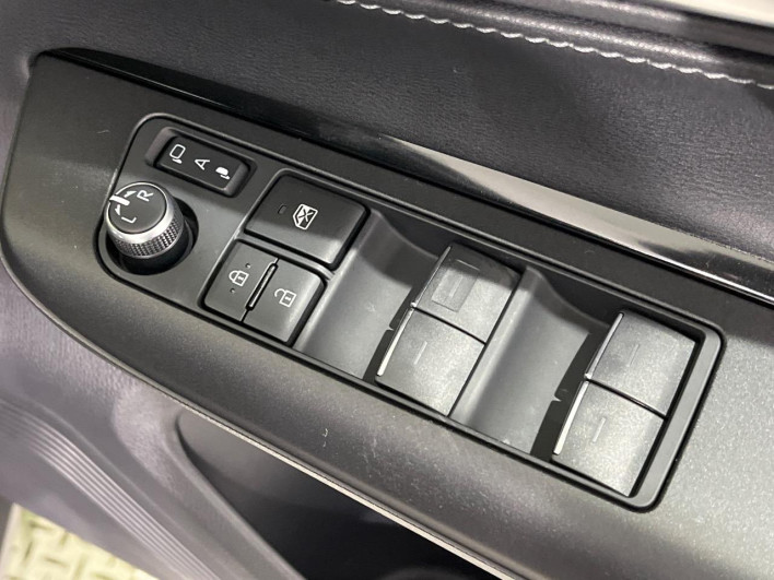 2023 Toyota Harrier Hybrid 6AA-AXUH80 (UW-69ef57d6b7fb8)[17]