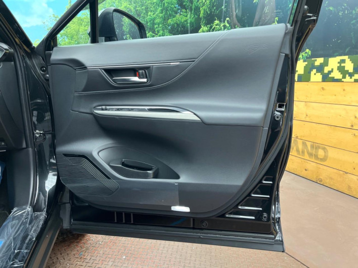 2023 Toyota Harrier Hybrid 6AA-AXUH80 (UW-69ef57d6cc96e)[28]