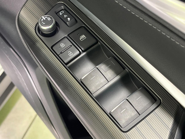 2020 Toyota Harrier Hybrid 6AA-AXUH85 (UW-69ef57d9ce316)[15]