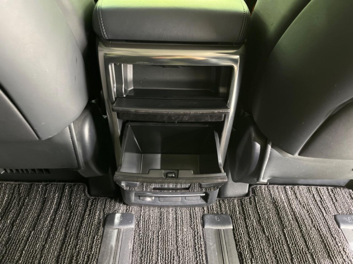 2018 Toyota Alphard Hybrid DAA-AYH30W (UW-69ef57dd51baf)[18]