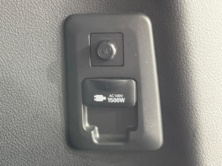 2018 Toyota Alphard Hybrid DAA-AYH30W (UW-69ef57dd51baf)[11]