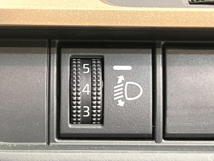 2023 Toyota Crown Crossover 6AA-AZSH35 (UW-69ef57e06e507)[9]