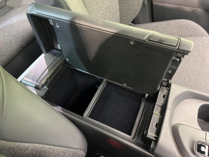 2023 Toyota Crown Crossover 6AA-AZSH35 (UW-69ef57e06e507)[26]