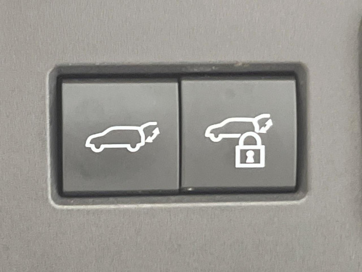 2023 Toyota Crown Sports 6AA-AZSH36W (UW-69ef57e15222a)[24]